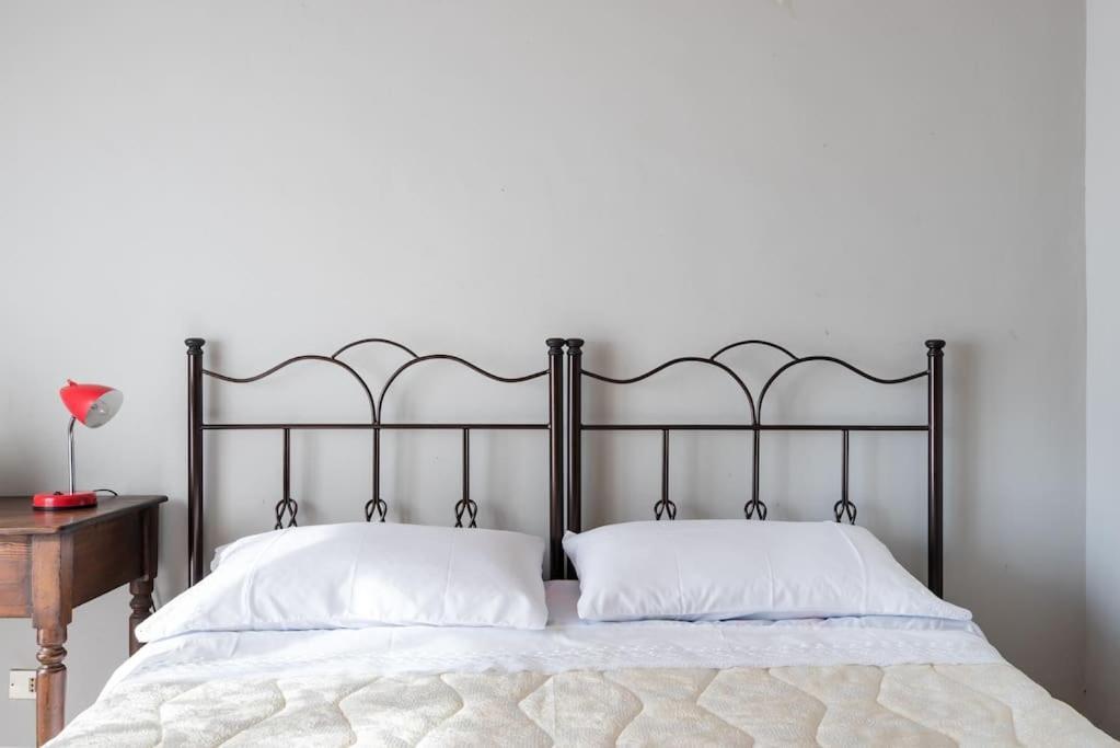 Top Floor Apartment Near Historic Fortino Catania Exterior foto