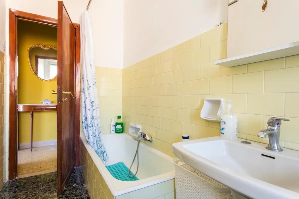 Top Floor Apartment Near Historic Fortino Catania Exterior foto